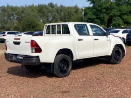 2023 Toyota Hilux 2.4 D-4D Double Cab SR 4×4