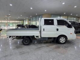 2015  Camión de carga  Kia Bongo III  1 tonelada  doble cabina CRDI